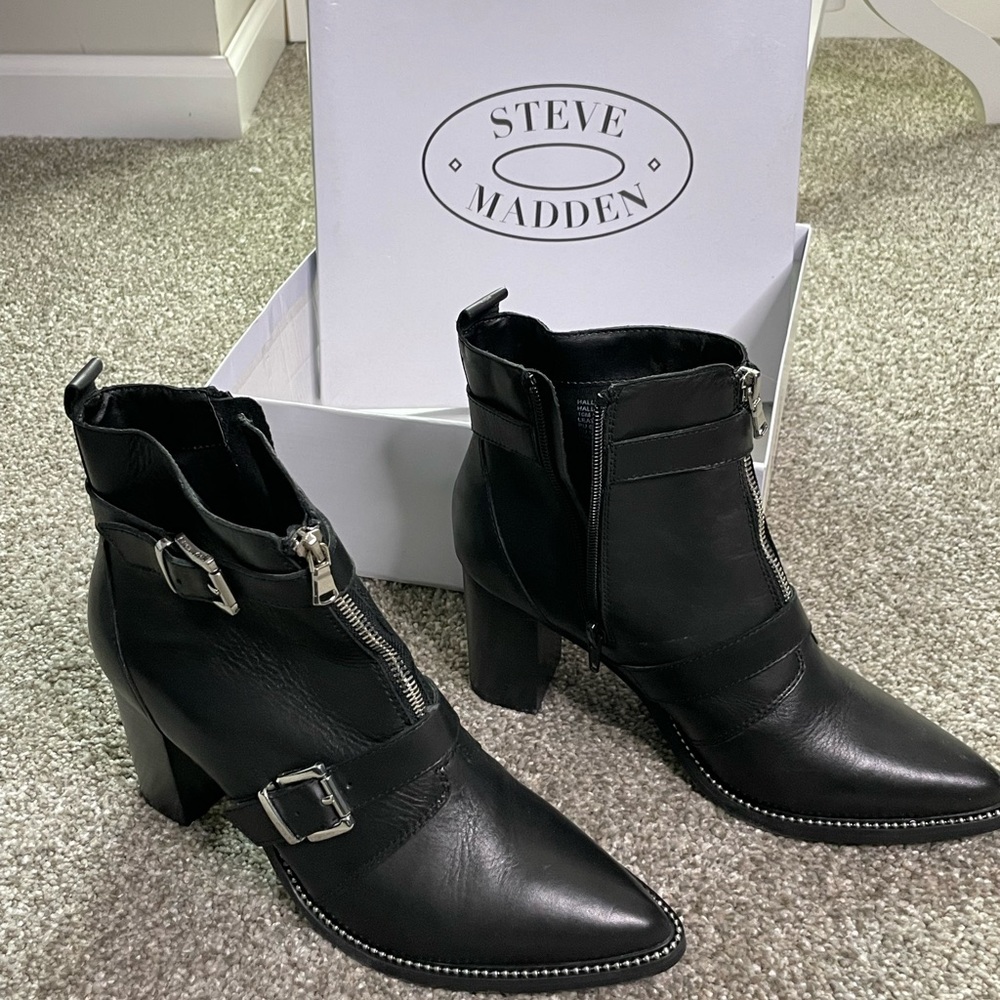 Steve Madden Halle Leather Bootie